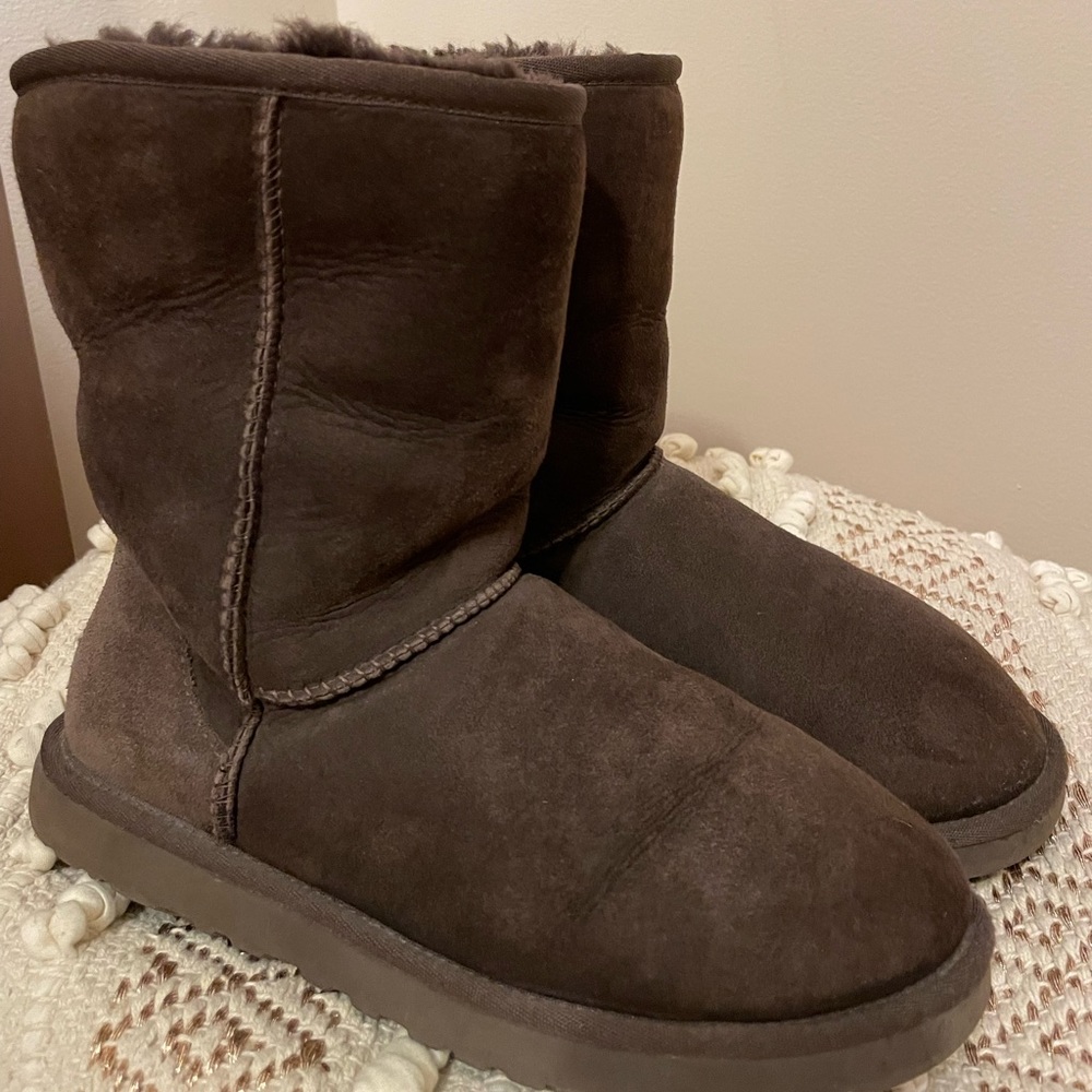 Brown Women’s Classic Short II Uggs